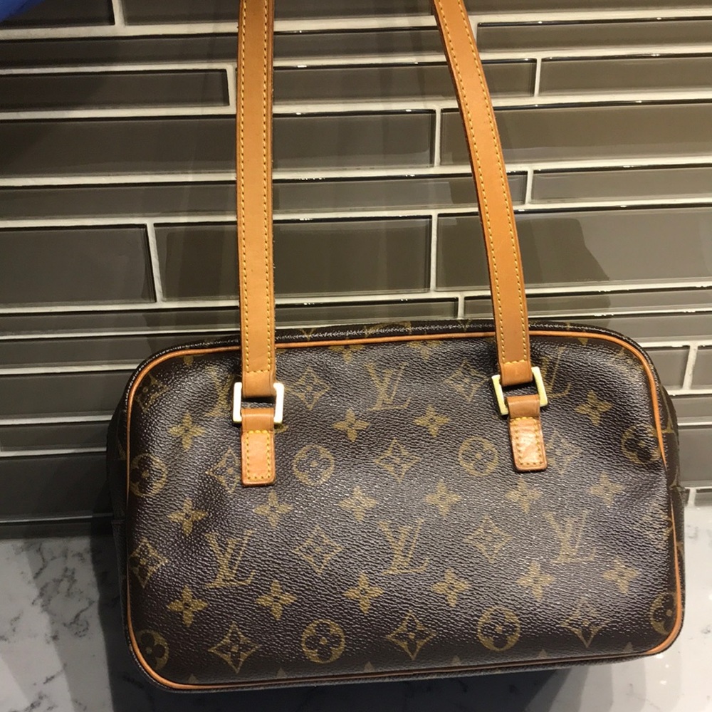 Louis Vuitton Cite MM Monogram